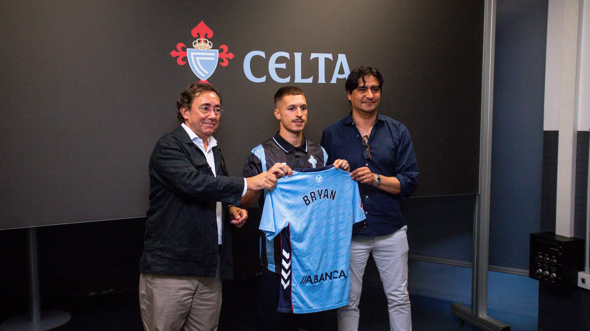 Presentación Jugadores RC Celta 25/26 | Ionut Radu, Ferran Jutglá y Bryan Zaragoza