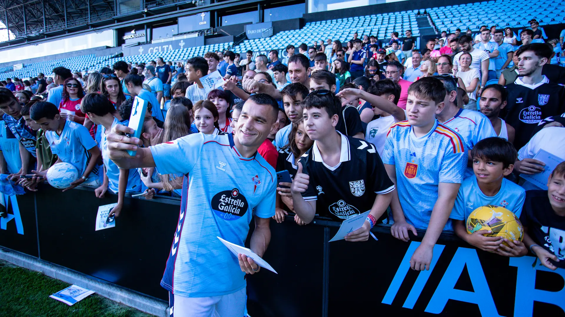 Presentación Jugadores RC Celta 25/26 | Ionut Radu, Ferran Jutglá y Bryan Zaragoza